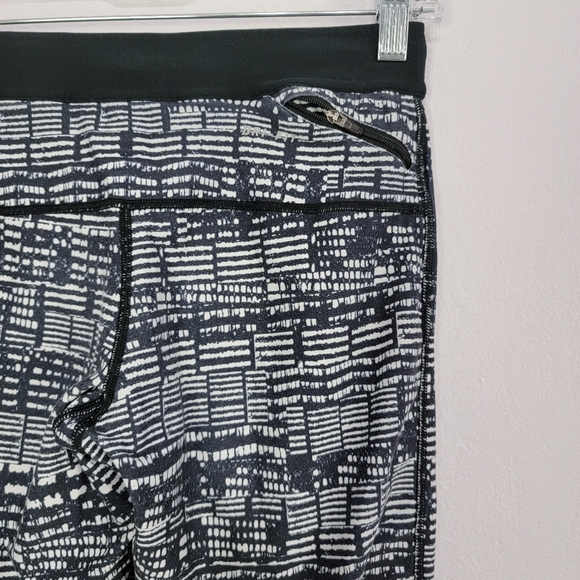 Nike Just Do It Crop Active Leggings Black and White Size Small - Picture 6 of 12